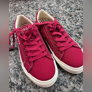 Taos Plim Soul sneakers, New with tags